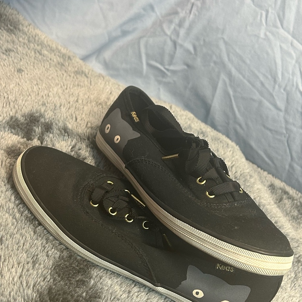 Taylor Swift x Keds, 1989 ,Woman’s size 6.0, USED, Black and Gray.
